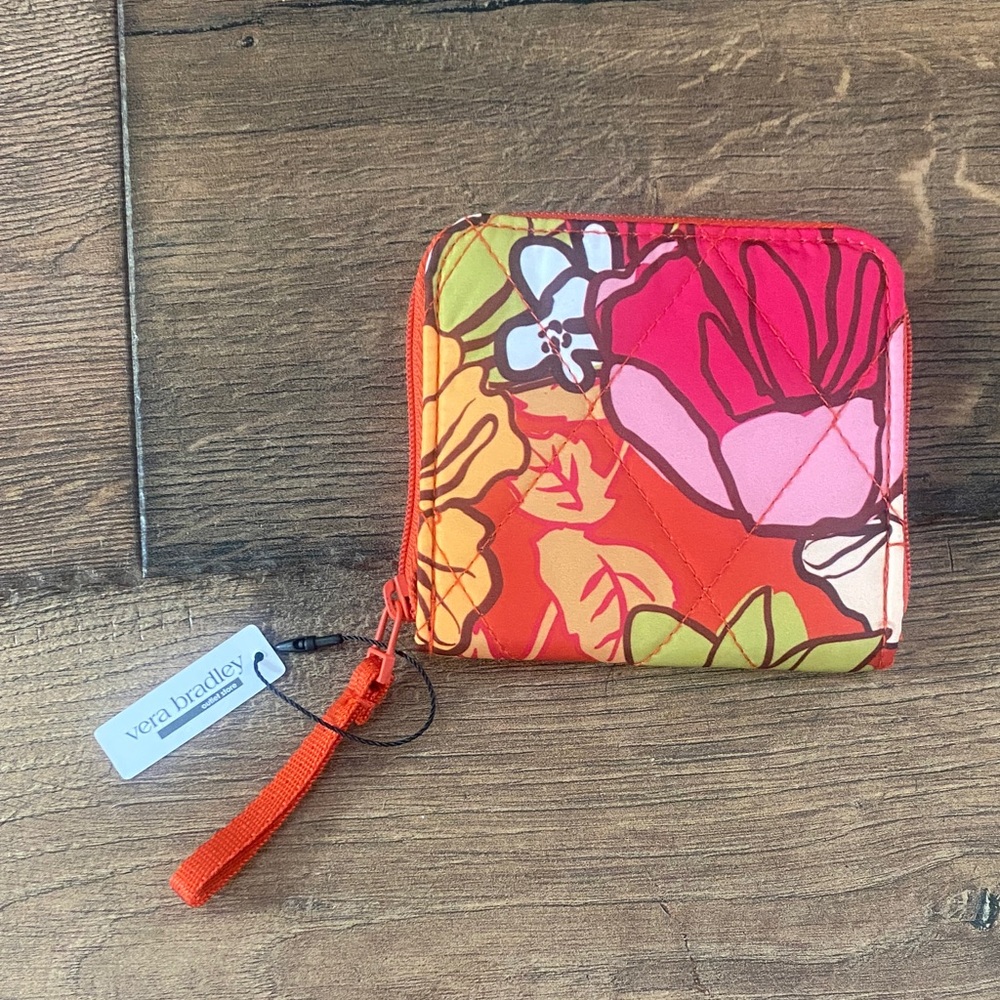 NWT Vera Bradley Essential Small Zip Around Wallet
